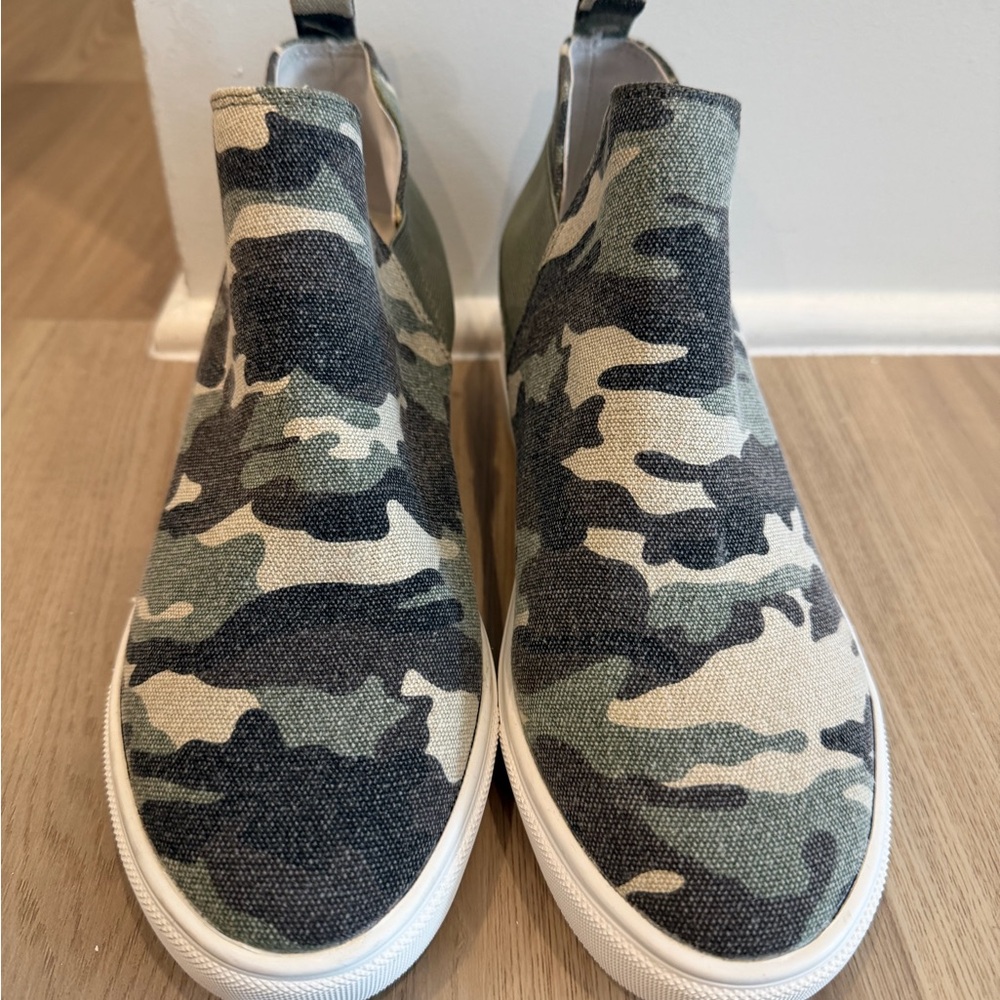 Steve Madden Camo Slip-On Sneakers - Green/Black/White